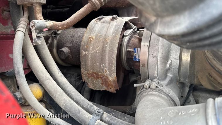 image for item ED1526 2006 Freightliner Business Class M2 semi truck