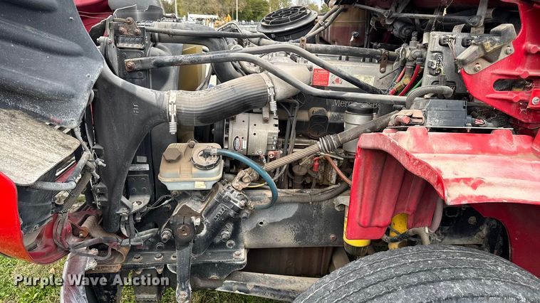 image for item ED1526 2006 Freightliner Business Class M2 semi truck