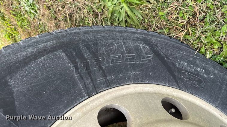 image for item ED1526 2006 Freightliner Business Class M2 semi truck