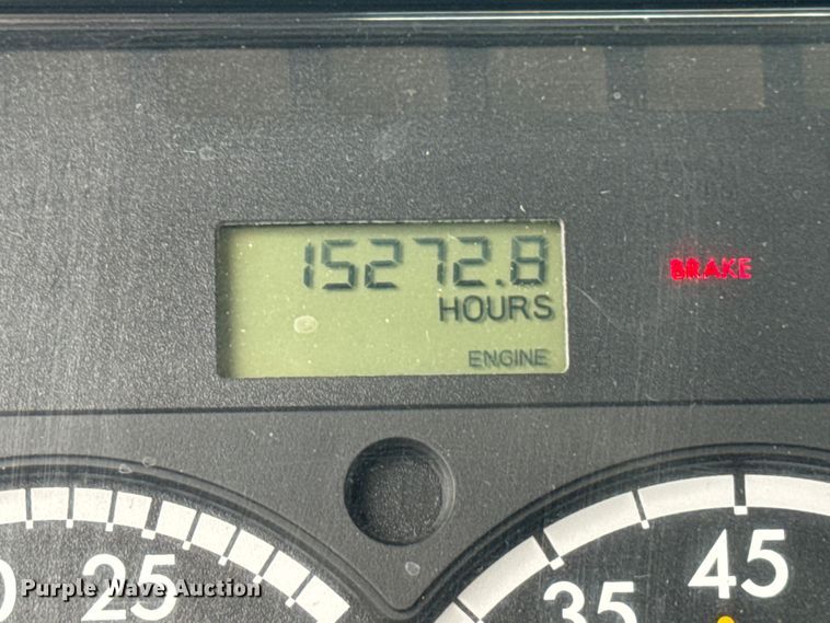 image for item ED1526 2006 Freightliner Business Class M2 semi truck