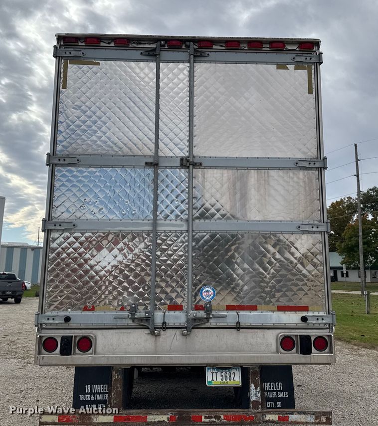 image for item ED1527 1999 Utility VS2R refrigerated van trailer