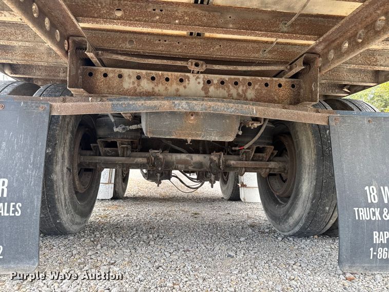 image for item ED1527 1999 Utility VS2R refrigerated van trailer