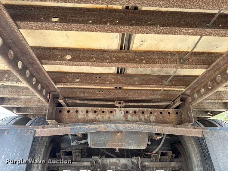 image for item ED1527 1999 Utility VS2R refrigerated van trailer