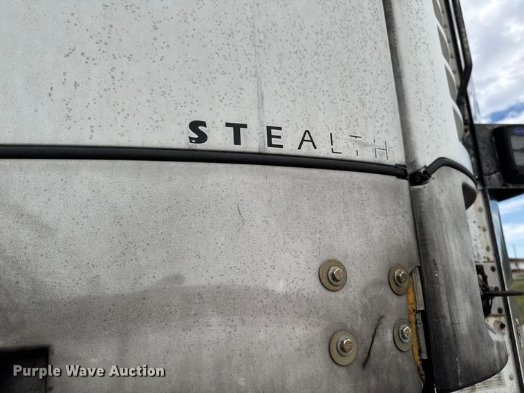 image for item ED1527 1999 Utility VS2R refrigerated van trailer