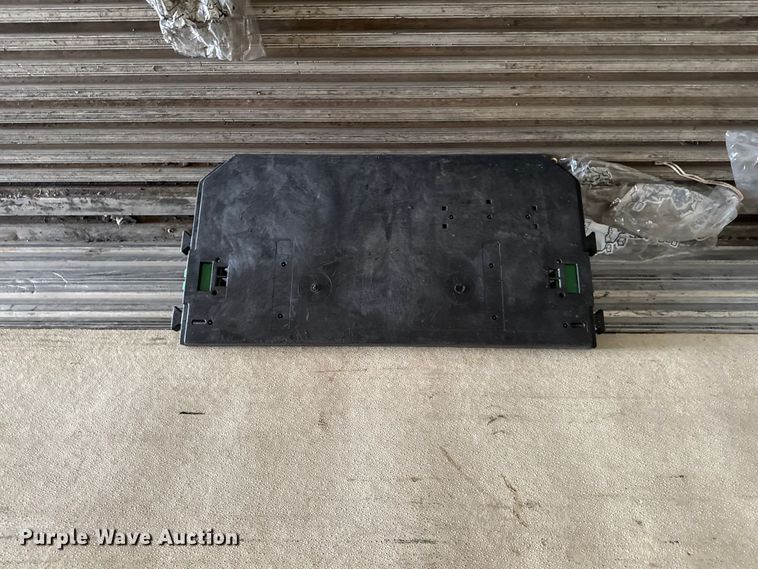 image for item ED1527 1999 Utility VS2R refrigerated van trailer