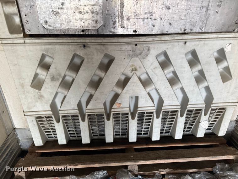 image for item ED1527 1999 Utility VS2R refrigerated van trailer