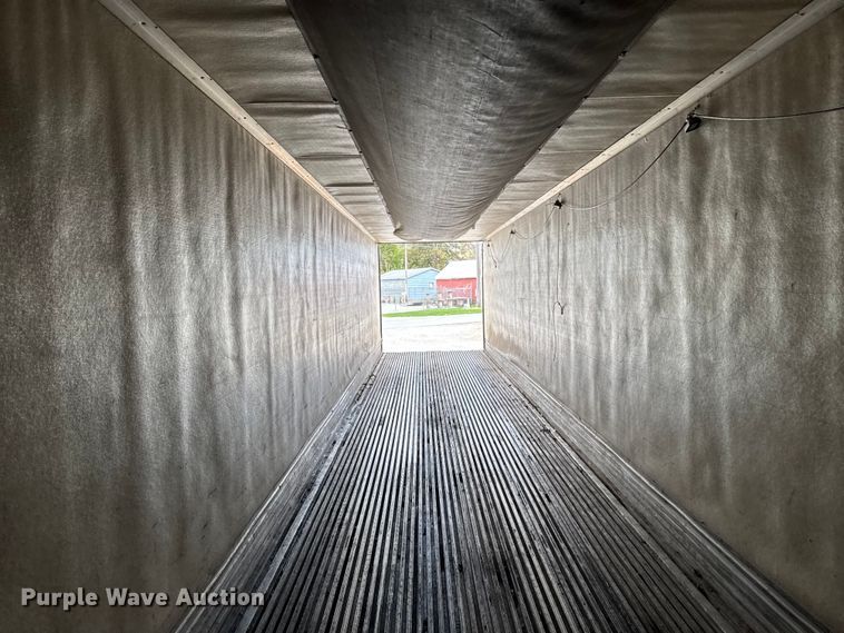 image for item ED1527 1999 Utility VS2R refrigerated van trailer