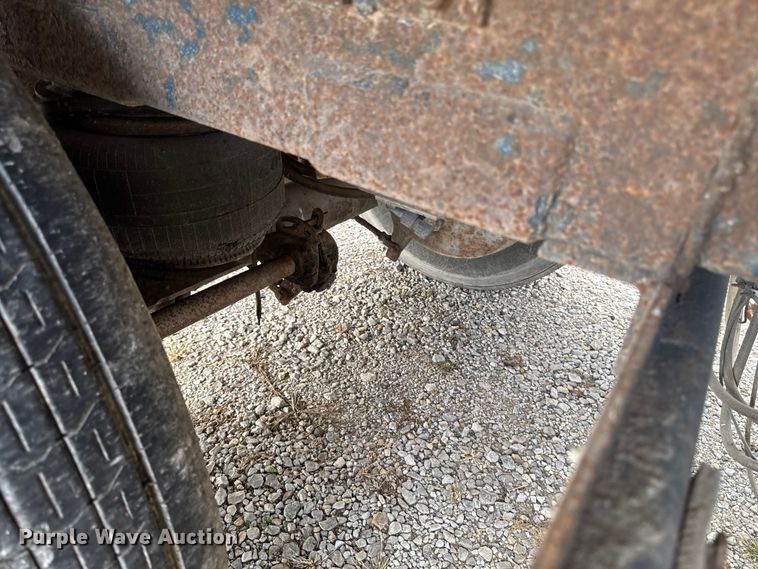 image for item ED1527 1999 Utility VS2R refrigerated van trailer