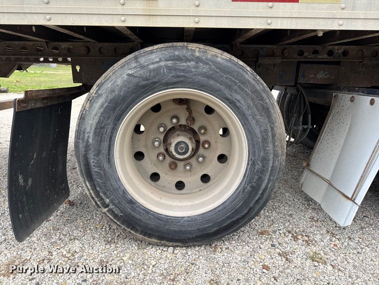 image for item ED1527 1999 Utility VS2R refrigerated van trailer