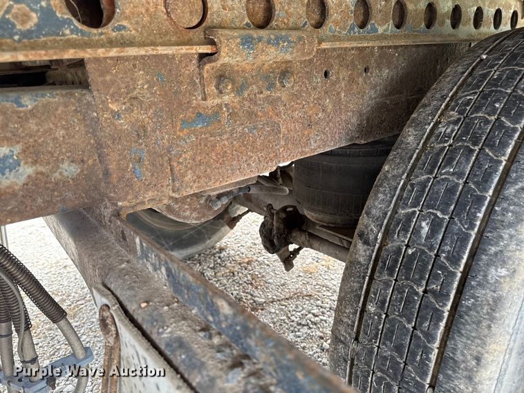 image for item ED1527 1999 Utility VS2R refrigerated van trailer