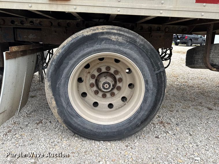 image for item ED1527 1999 Utility VS2R refrigerated van trailer