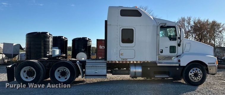 image for item ED2378 2007 Kenworth semi truck