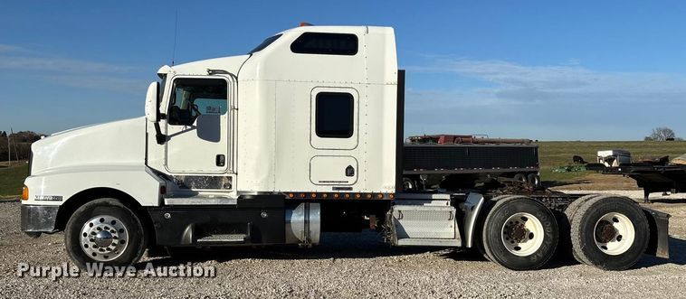 image for item ED2378 2007 Kenworth semi truck