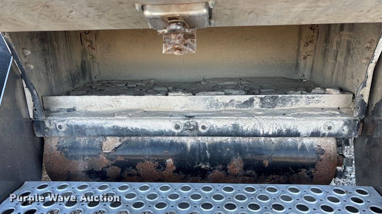 image for item ED2378 2007 Kenworth semi truck