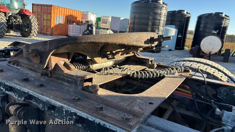 image for item ED2378 2007 Kenworth semi truck