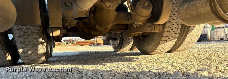 image for item ED2378 2007 Kenworth semi truck