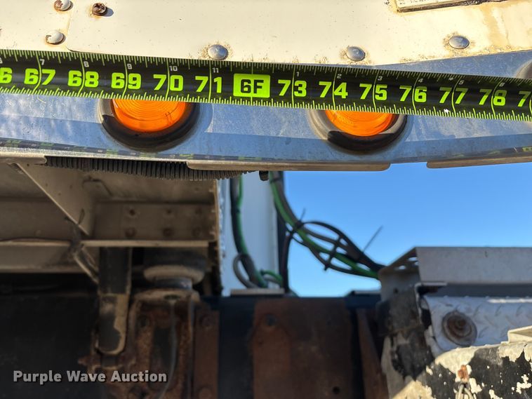 image for item ED2378 2007 Kenworth semi truck