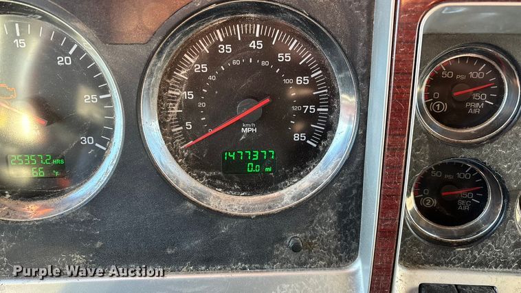 image for item ED2378 2007 Kenworth semi truck