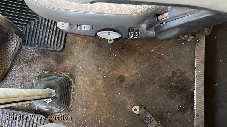 image for item ED2378 2007 Kenworth semi truck