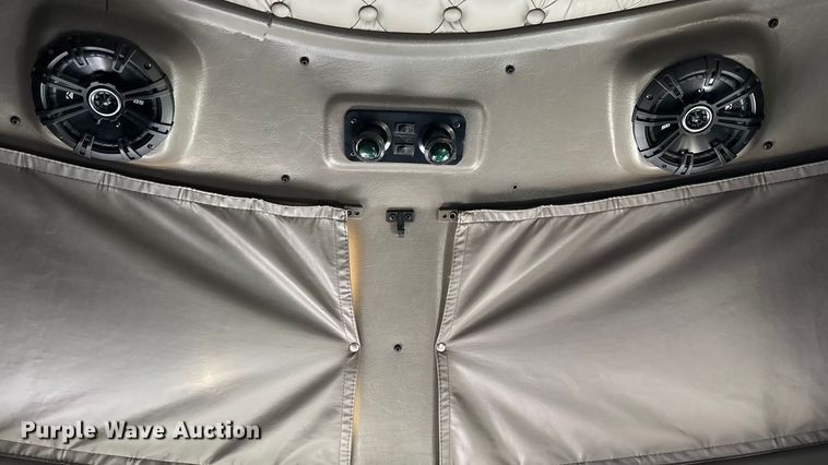 image for item ED2378 2007 Kenworth semi truck