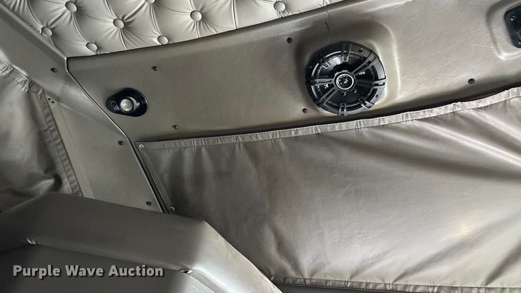 image for item ED2378 2007 Kenworth semi truck