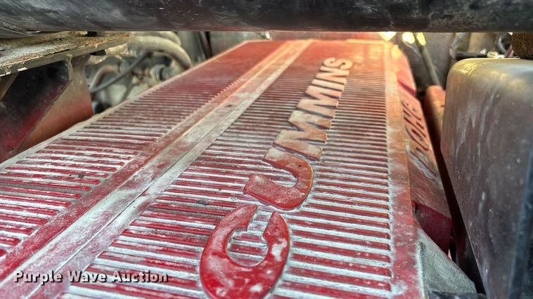 image for item ED2378 2007 Kenworth semi truck