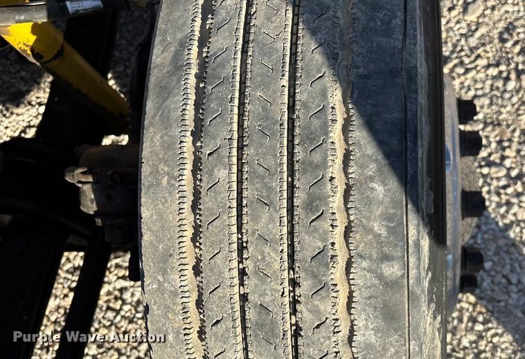 image for item ED2378 2007 Kenworth semi truck