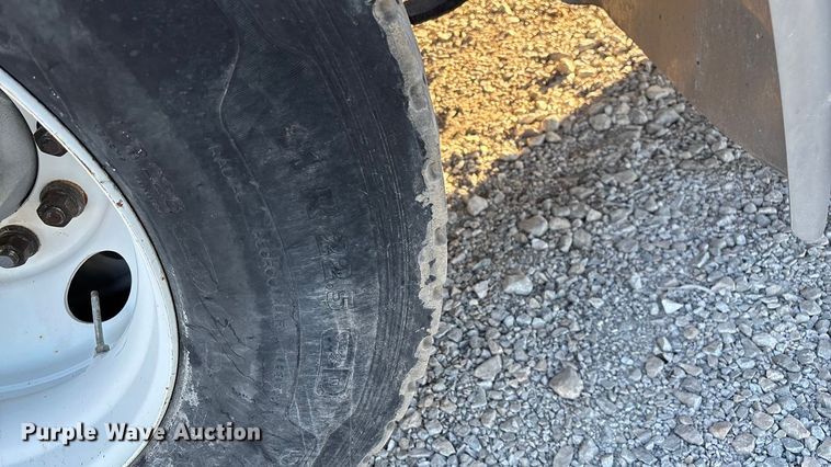 image for item ED2378 2007 Kenworth semi truck