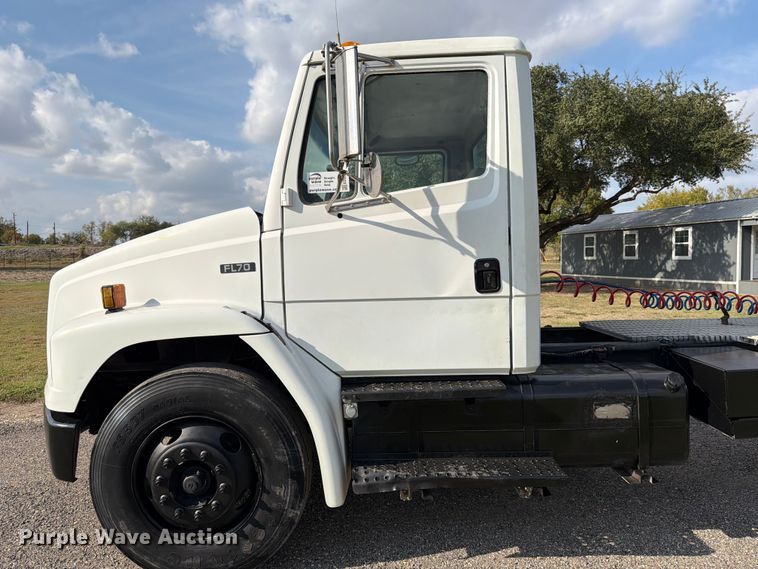 image for item ED5029 2003 Freightliner FL70 semi truck