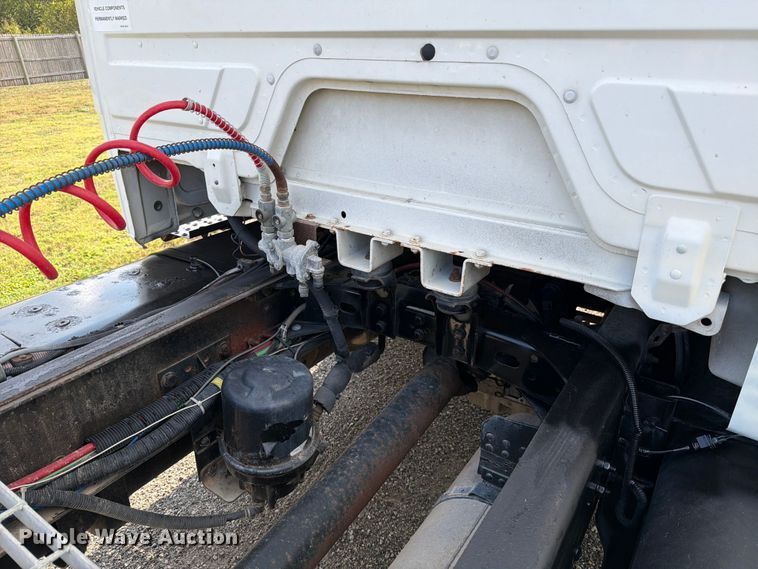 image for item ED5029 2003 Freightliner FL70 semi truck