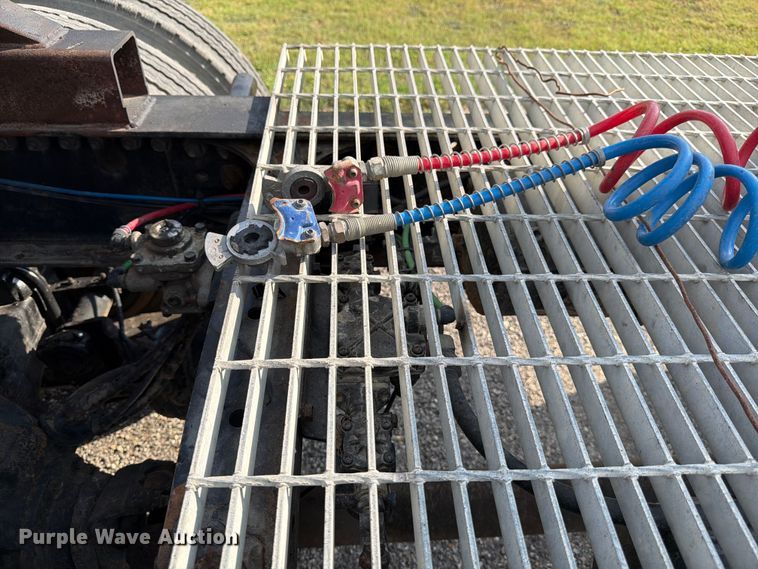 image for item ED5029 2003 Freightliner FL70 semi truck