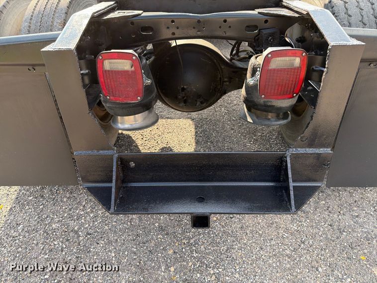 image for item ED5029 2003 Freightliner FL70 semi truck