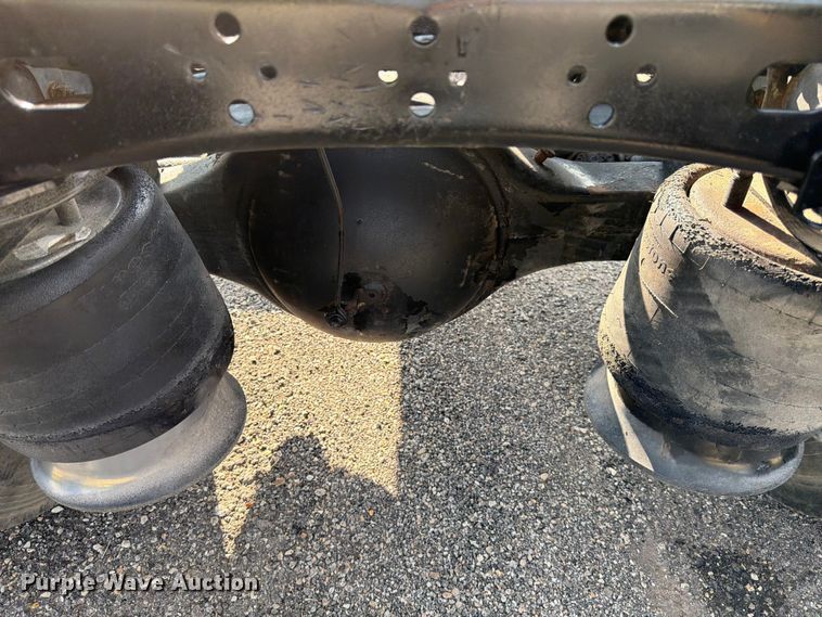 image for item ED5029 2003 Freightliner FL70 semi truck