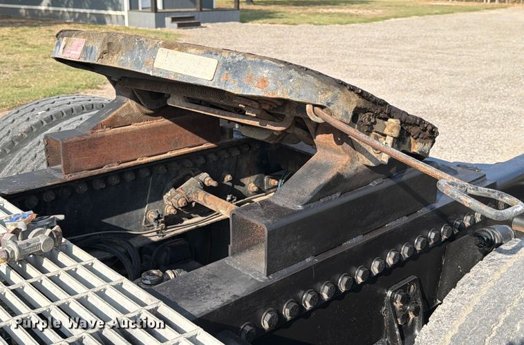 image for item ED5029 2003 Freightliner FL70 semi truck