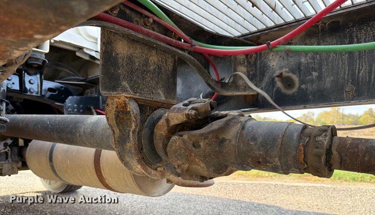 image for item ED5029 2003 Freightliner FL70 semi truck