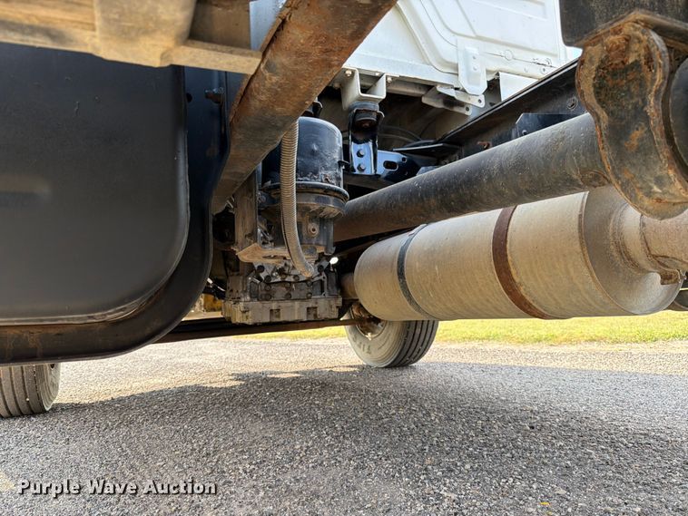 image for item ED5029 2003 Freightliner FL70 semi truck