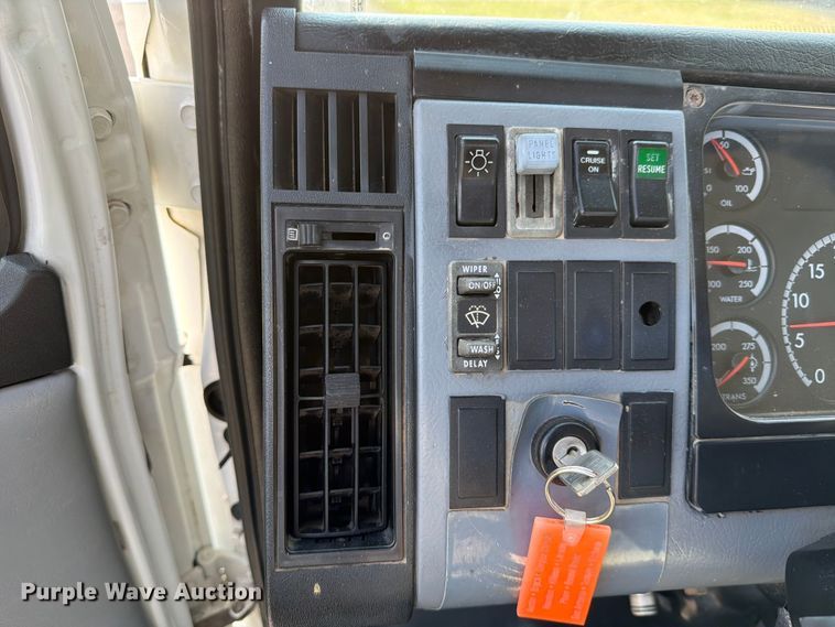 image for item ED5029 2003 Freightliner FL70 semi truck