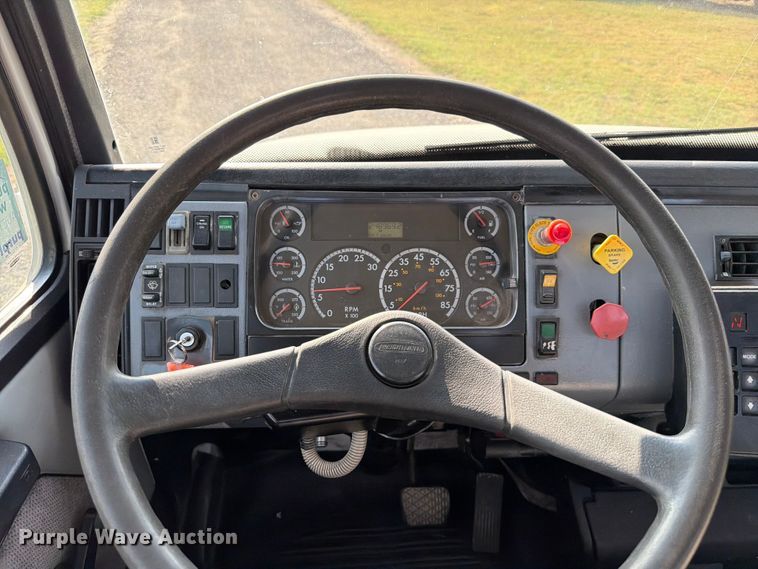 image for item ED5029 2003 Freightliner FL70 semi truck