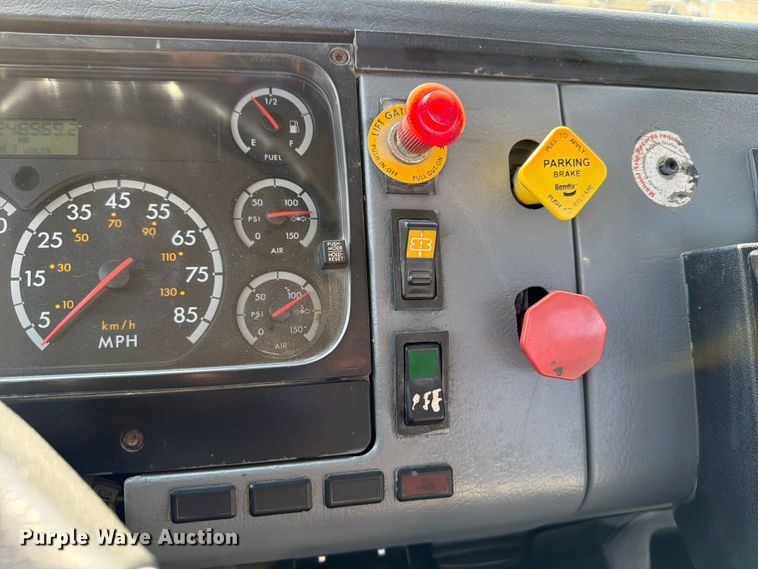 image for item ED5029 2003 Freightliner FL70 semi truck