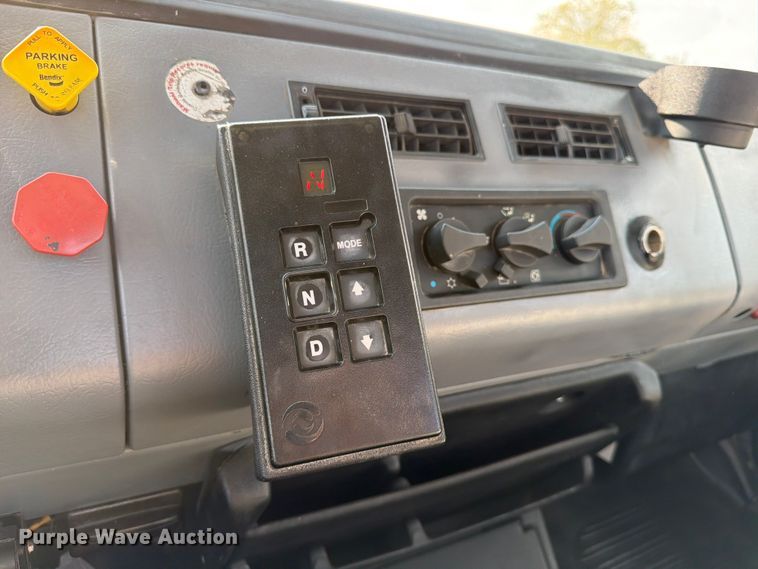 image for item ED5029 2003 Freightliner FL70 semi truck