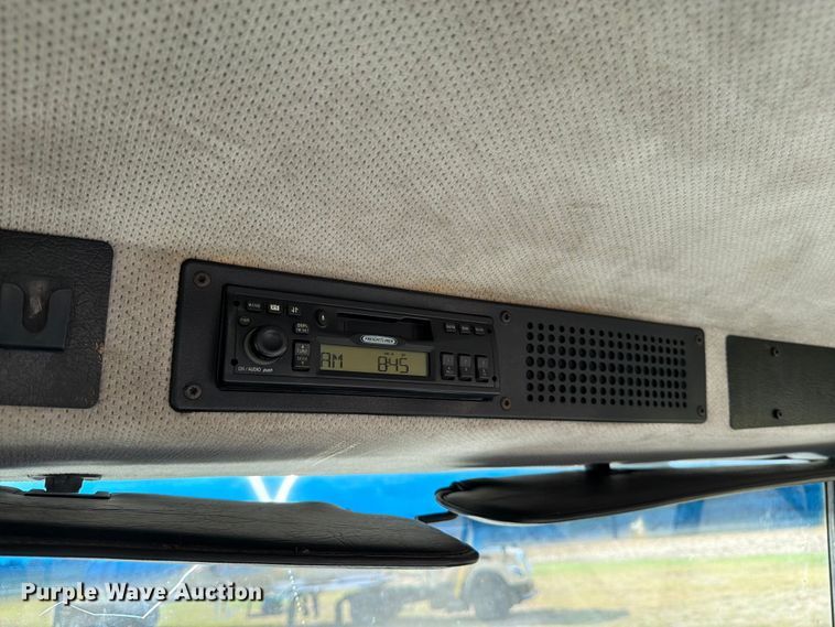 image for item ED5029 2003 Freightliner FL70 semi truck