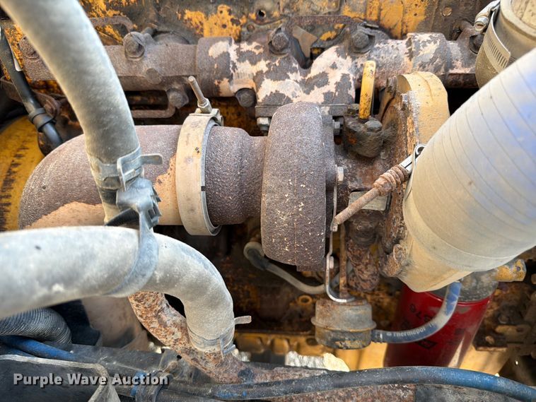 image for item ED5029 2003 Freightliner FL70 semi truck