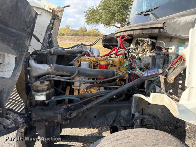 image for item ED5029 2003 Freightliner FL70 semi truck