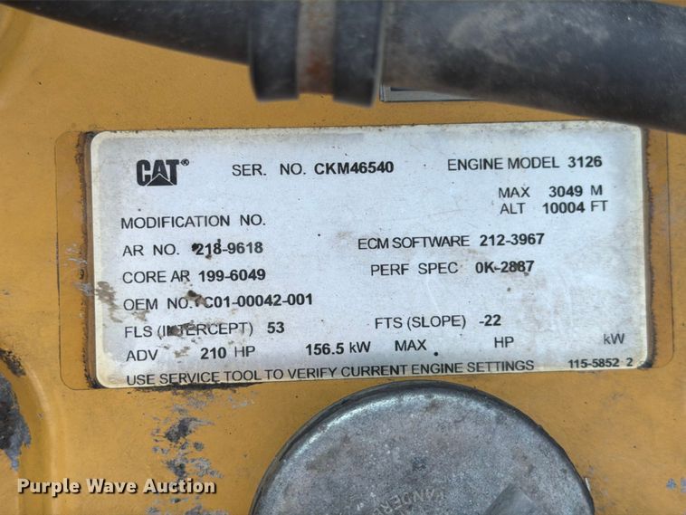 image for item ED5029 2003 Freightliner FL70 semi truck