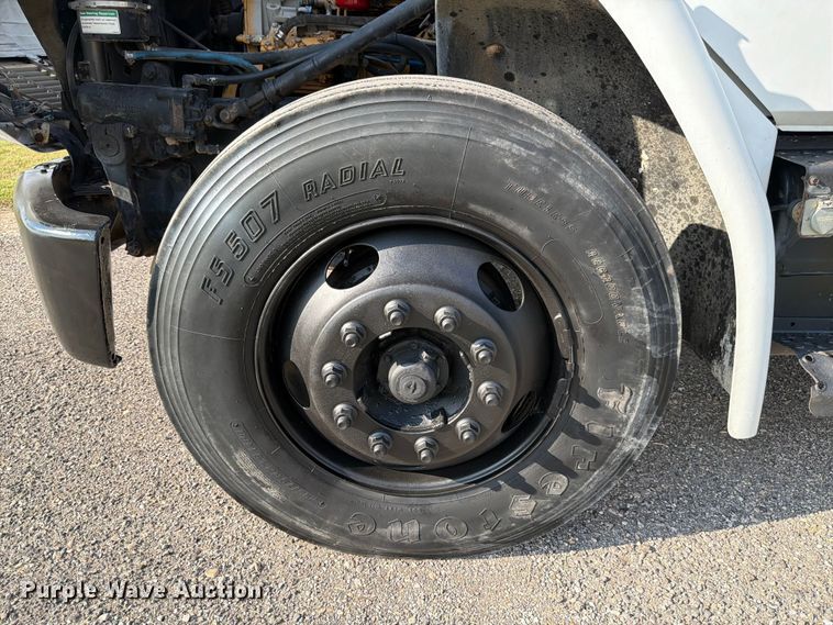 image for item ED5029 2003 Freightliner FL70 semi truck