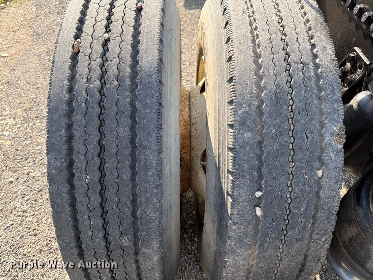 image for item ED5029 2003 Freightliner FL70 semi truck