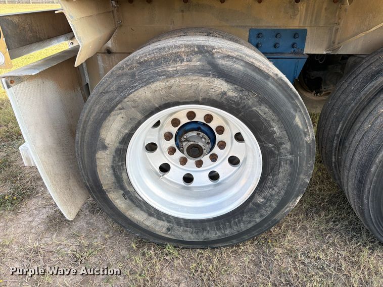 image for item ED5030 1999 Polar vacuum trailer