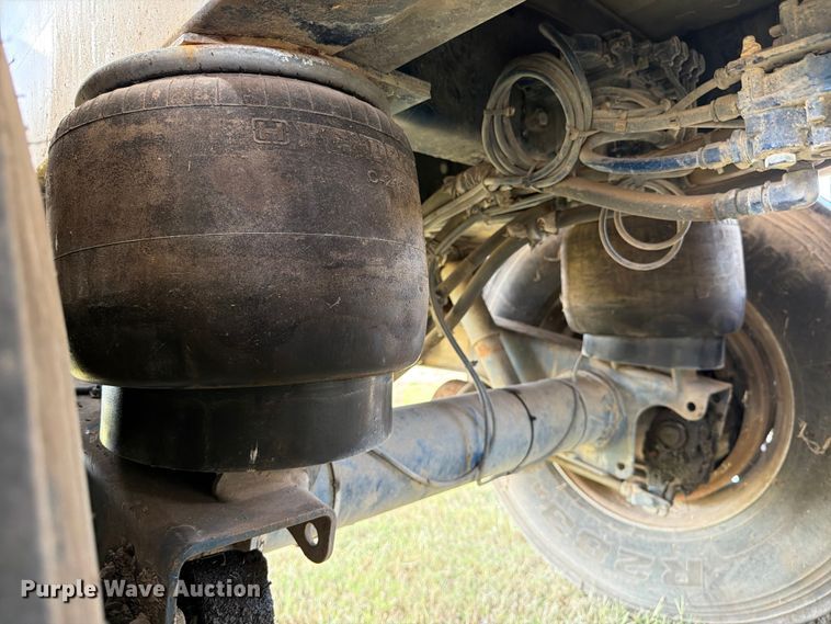 image for item ED5030 1999 Polar vacuum trailer