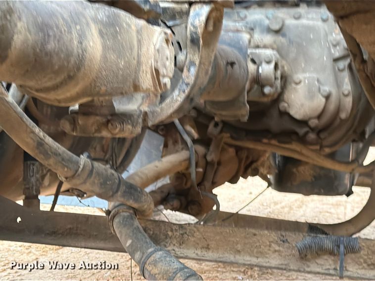 image for item ED5060 2007 Mack CHN613 semi truck