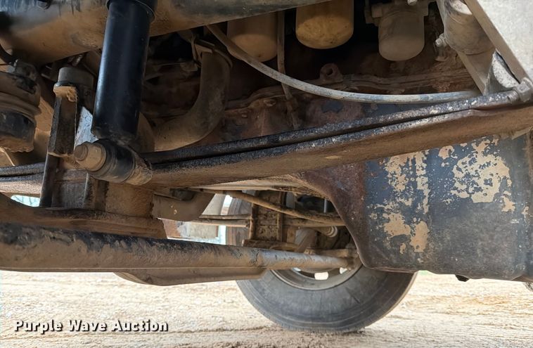 image for item ED5060 2007 Mack CHN613 semi truck